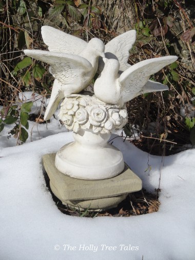 DSC00169 - THTT signed - Doves. Dove Statue. Peace. Love. Leaders. (c)The Holly Tree Tales. www.TheHollyTreeTales.com
